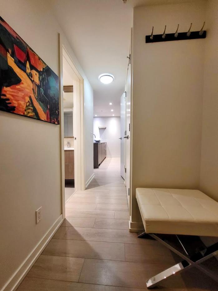 Your Perfect Escape - Modern Landmark Condo In Downtown Calgary - Free Parking- Premium Location Екстер'єр фото