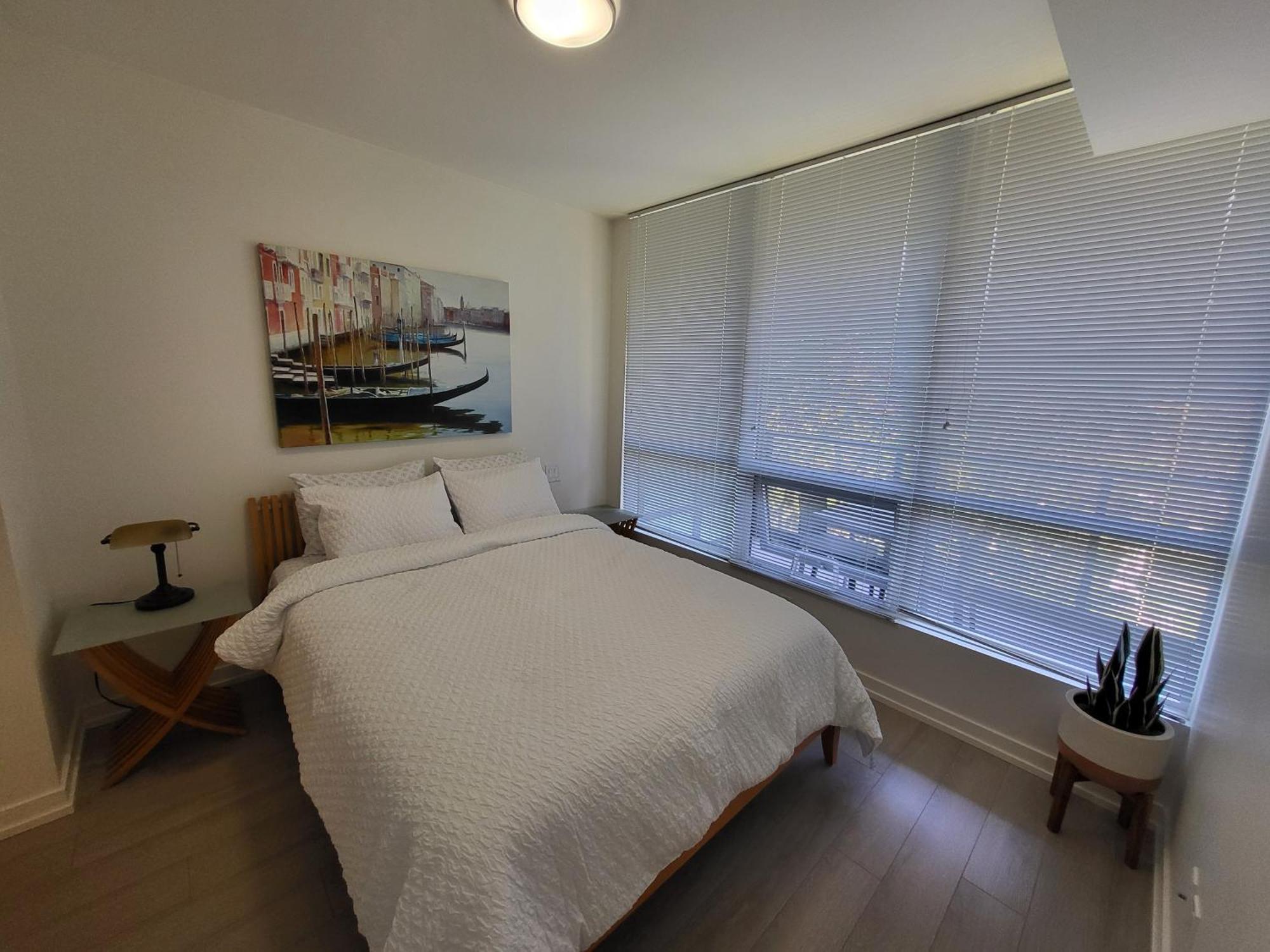 Your Perfect Escape - Modern Landmark Condo In Downtown Calgary - Free Parking- Premium Location Екстер'єр фото